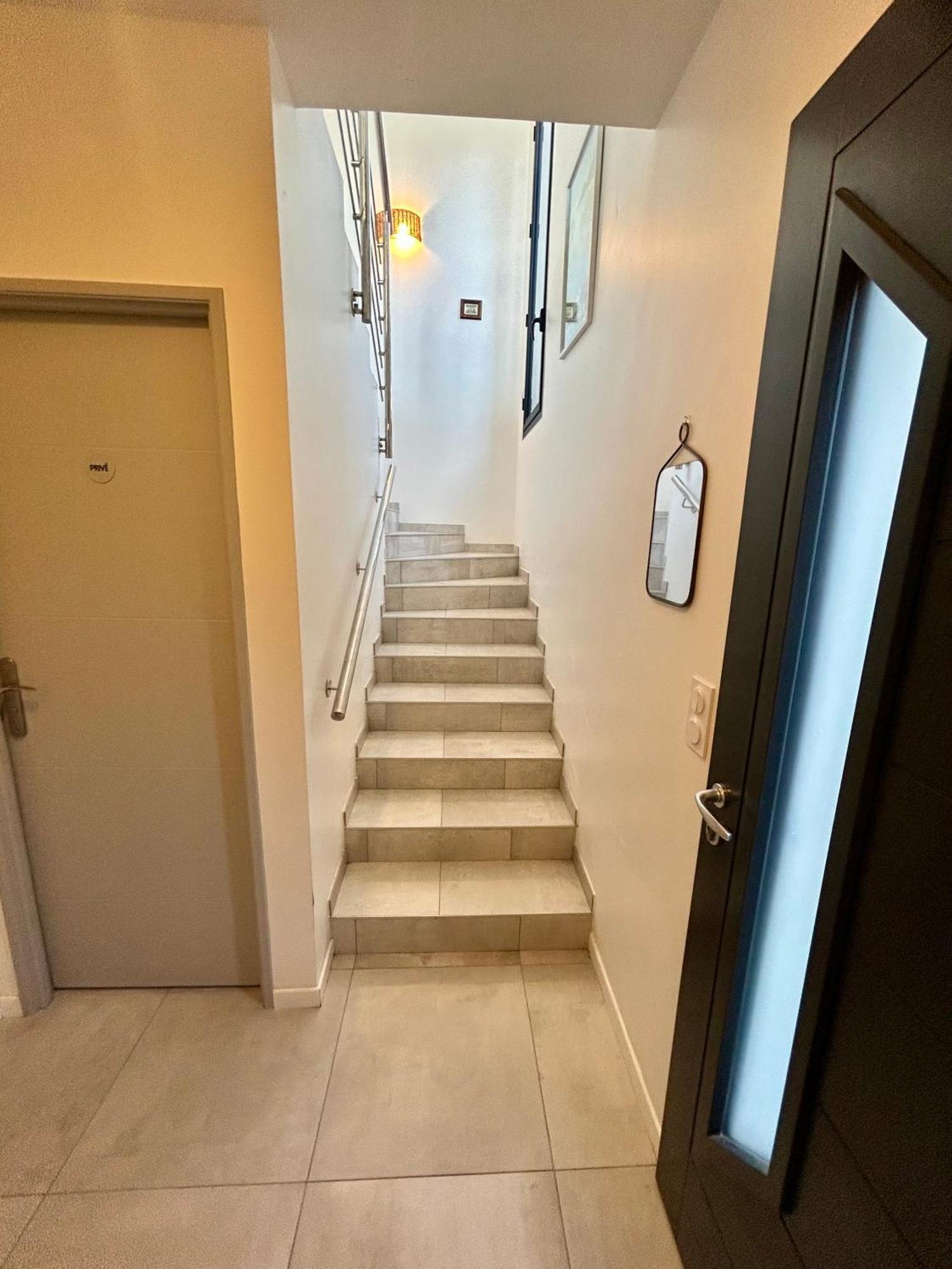 Appartement Luxe Le Levant Hyères Esterno foto