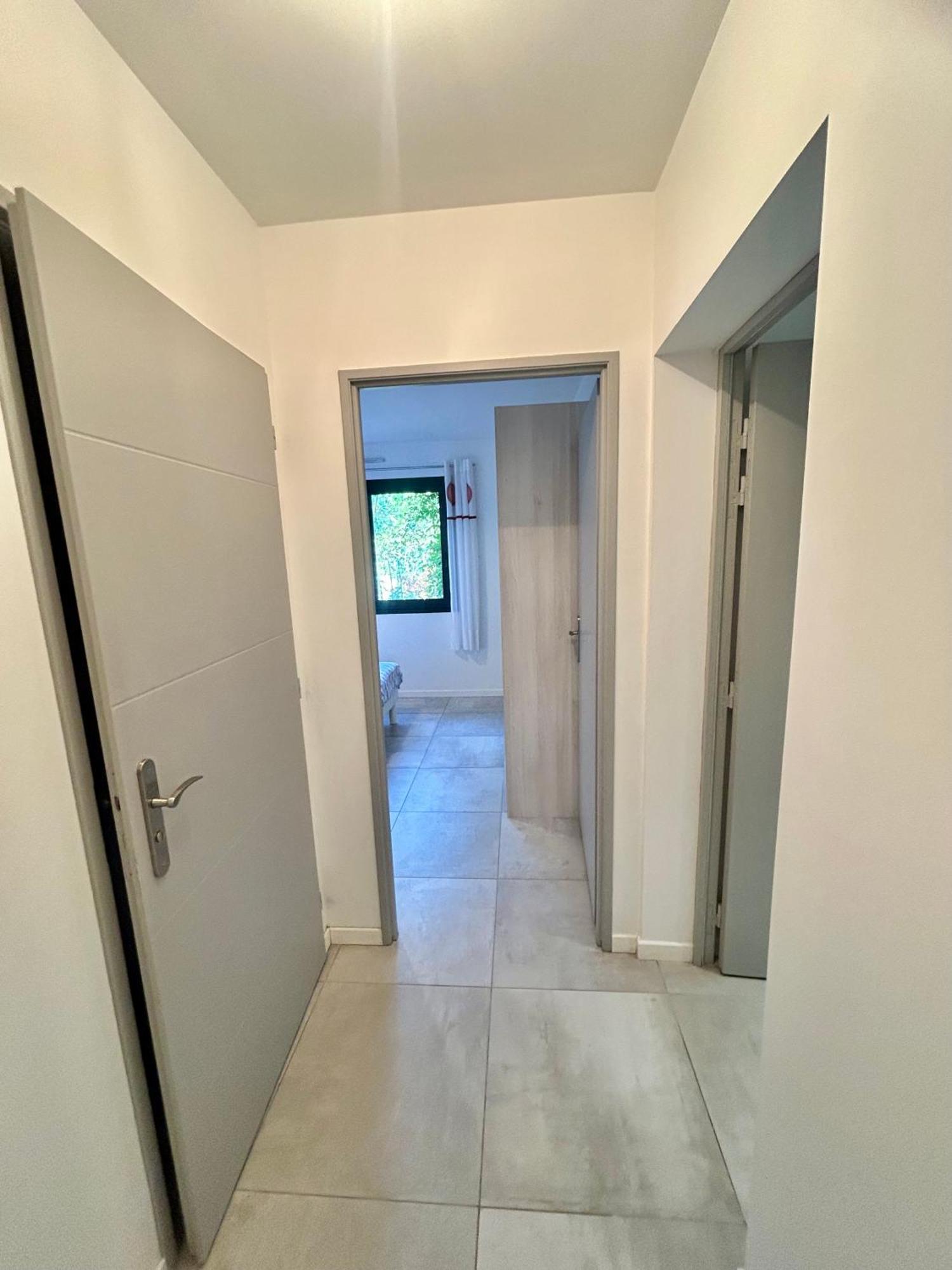 Appartement Luxe Le Levant Hyères Esterno foto